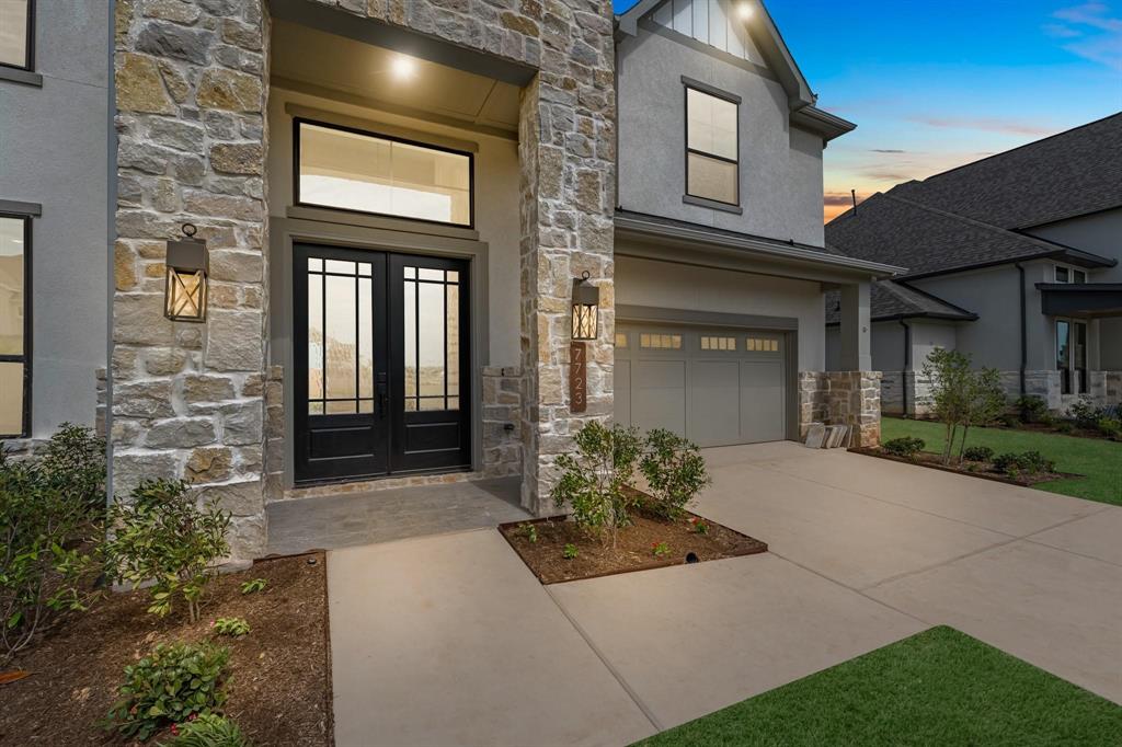 7723 Red Damsel Place