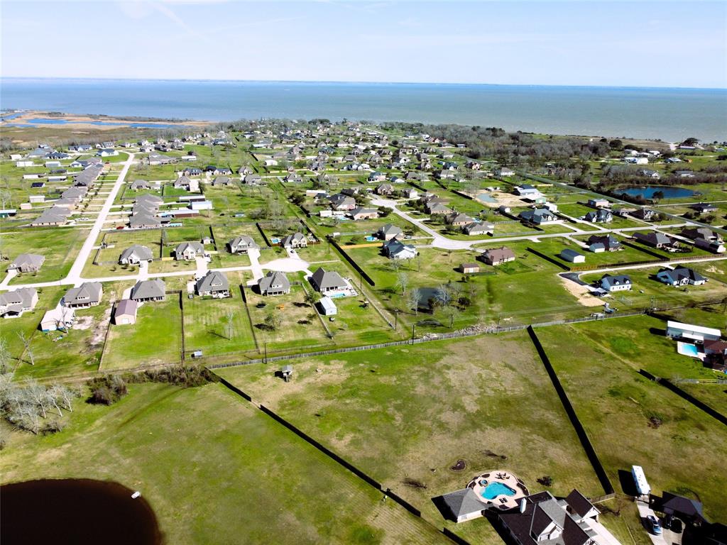 9035 Tumblewood Drive, Beach City, Texas image 7