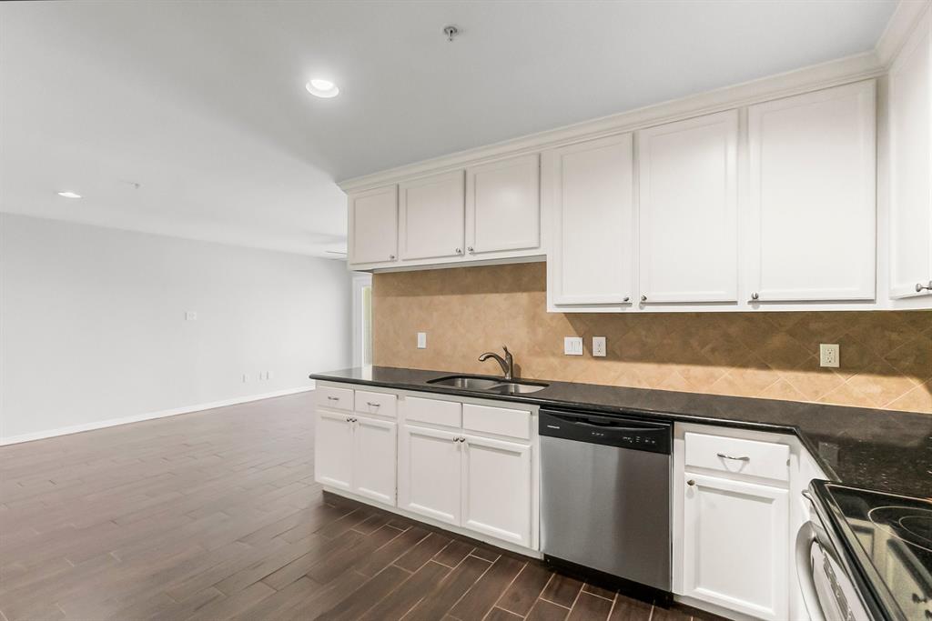 35 April Point Drive, Conroe, Texas image 13