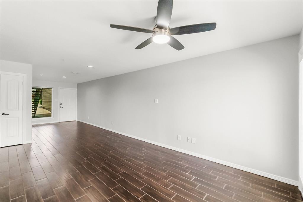 35 April Point Drive, Conroe, Texas image 7