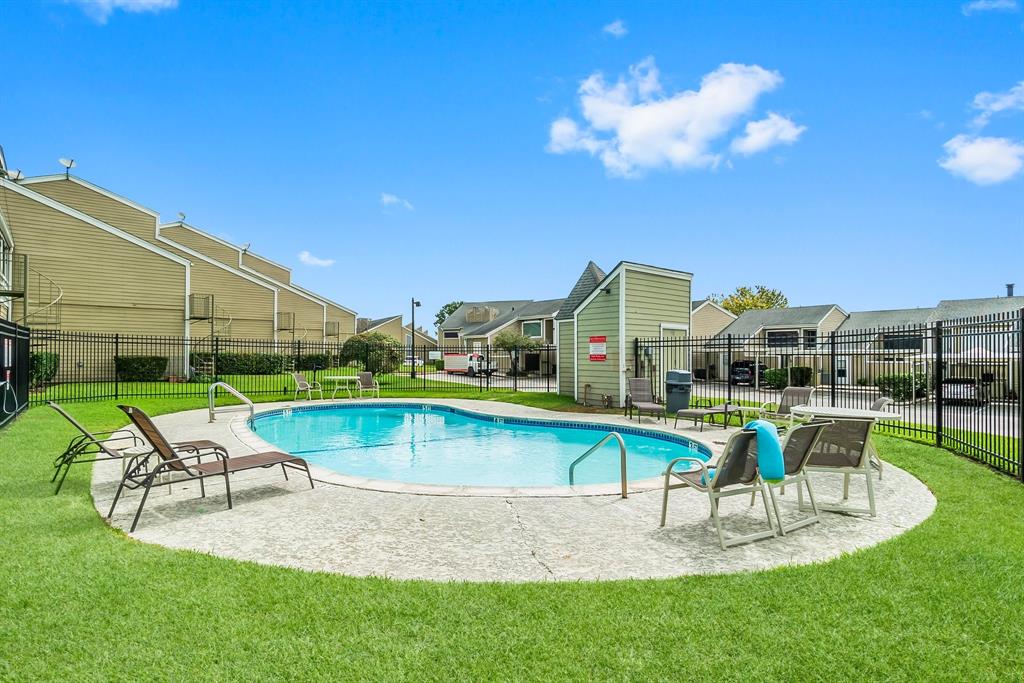 35 April Point Drive, Conroe, Texas image 24