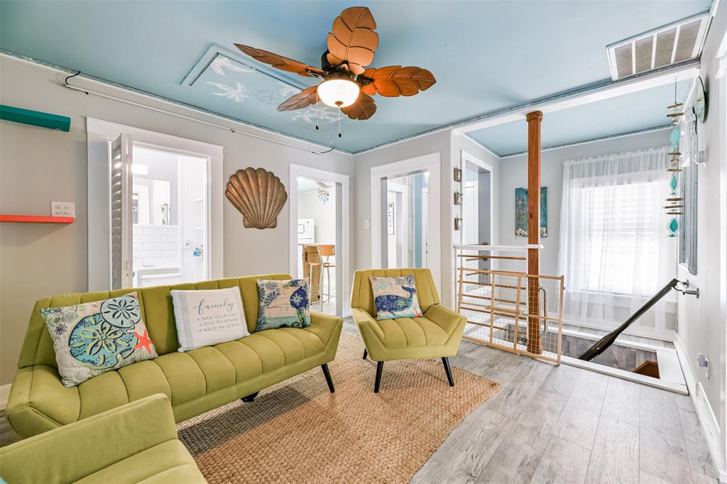 816 34th Street, Galveston, Texas image 1