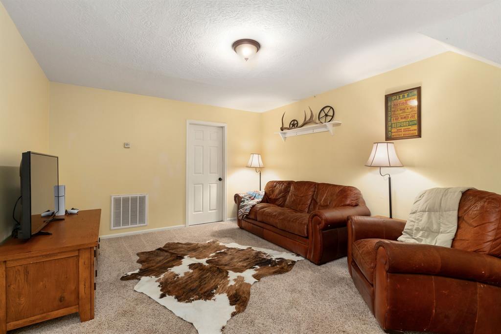 2807 Shadow Lawn Street, Brenham, Texas image 17