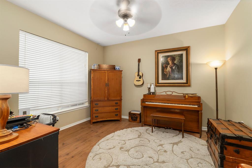 2807 Shadow Lawn Street, Brenham, Texas image 3