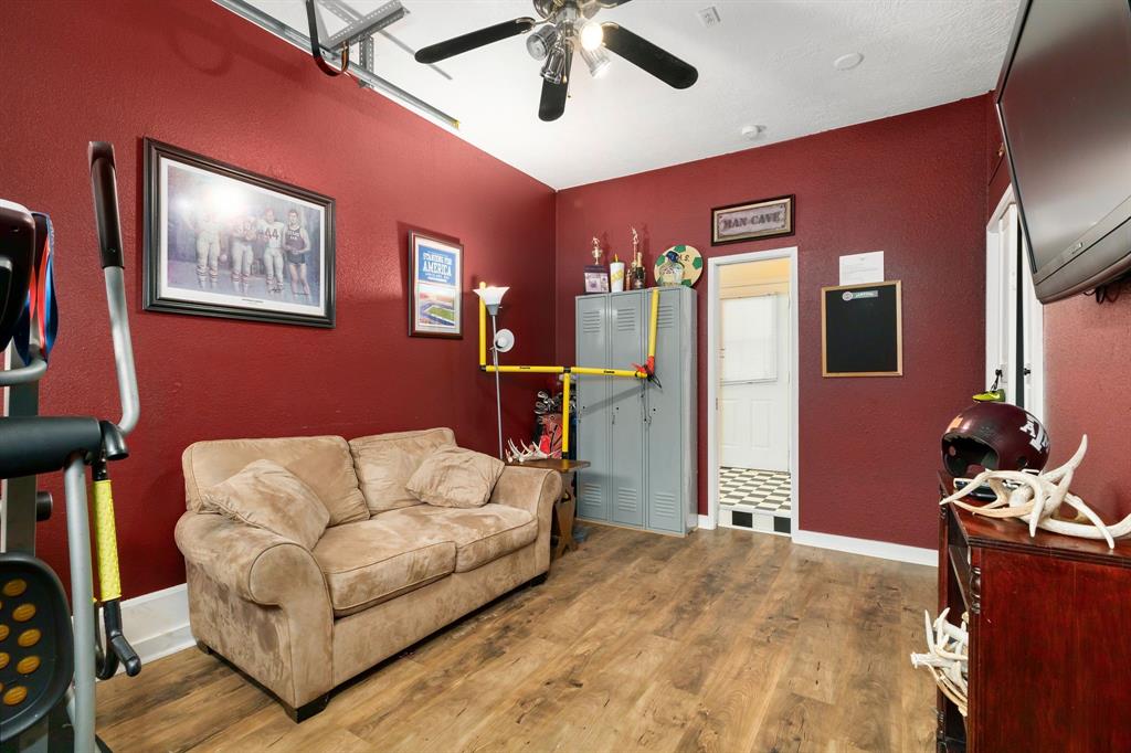 2807 Shadow Lawn Street, Brenham, Texas image 24