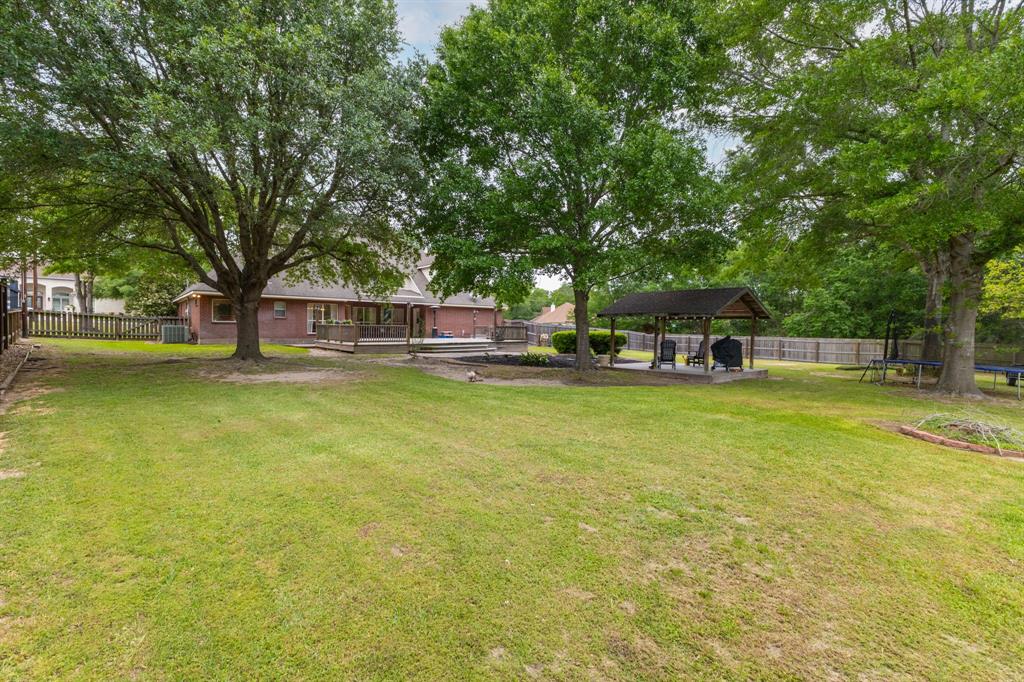 2807 Shadow Lawn Street, Brenham, Texas image 27