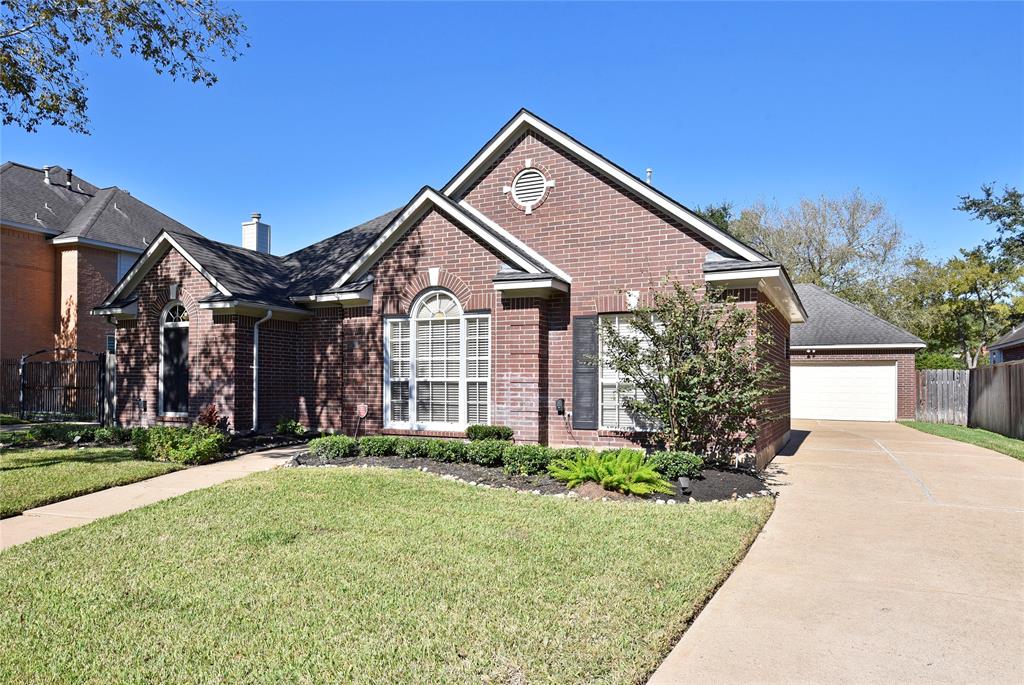 7307 Emerald Glen Drive, Sugar Land, Texas image 2