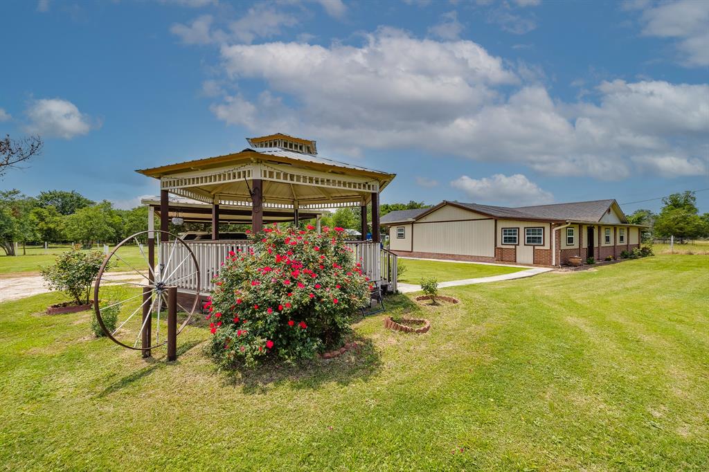 20426 Bracewell Road, Bedias, Texas image 1