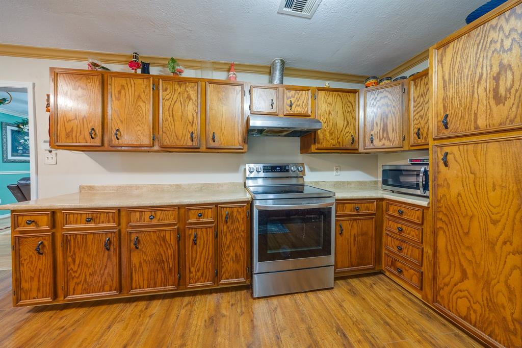 20426 Bracewell Road, Bedias, Texas image 13