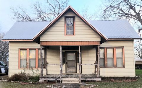 A home in Shiner