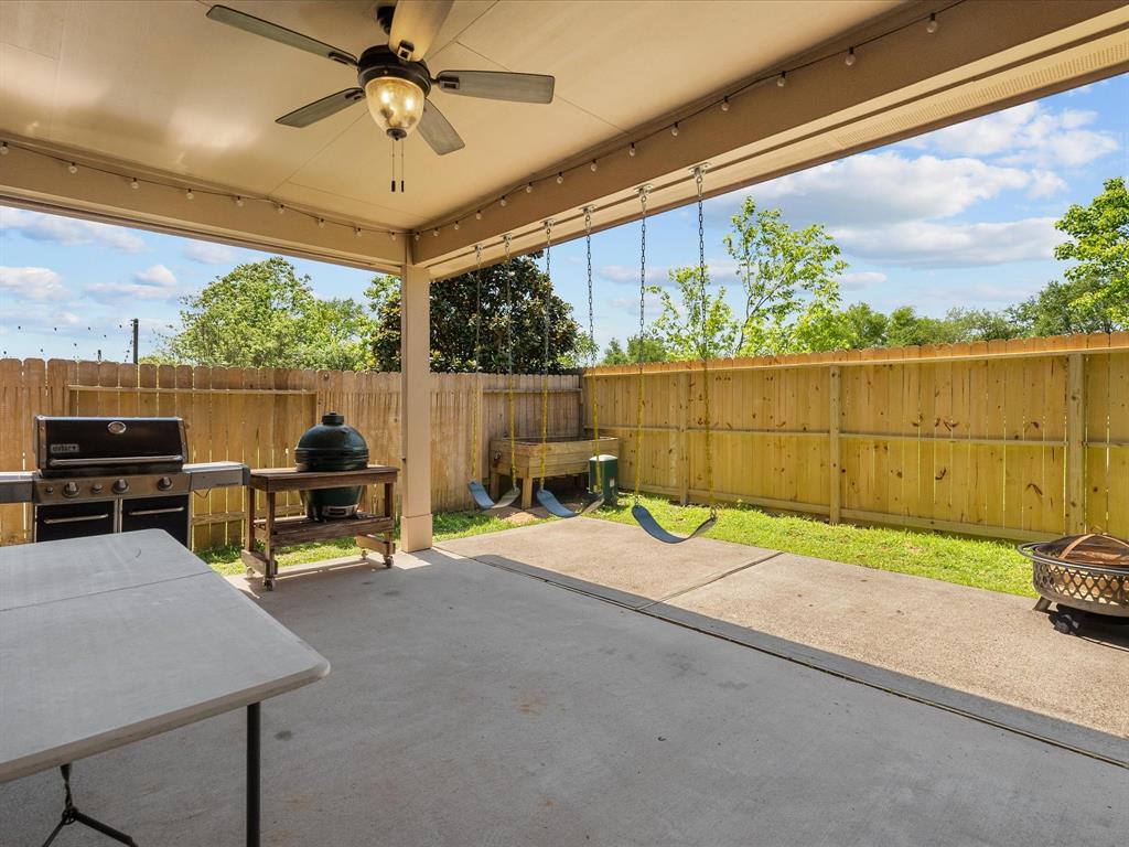 957 Ponte Serra Drive, League City, Texas image 30