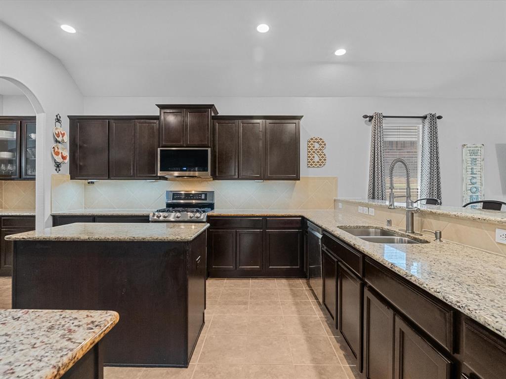 957 Ponte Serra Drive, League City, Texas image 11