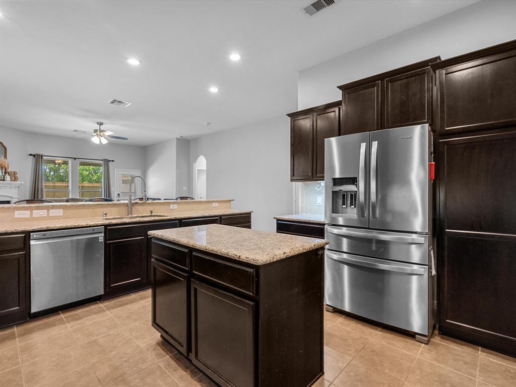 957 Ponte Serra Drive, League City, Texas image 9