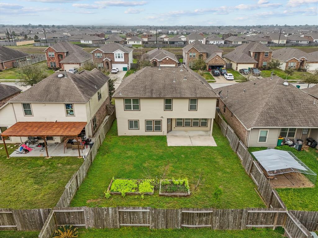 509 Forest Village Circle, La Marque, Texas image 3