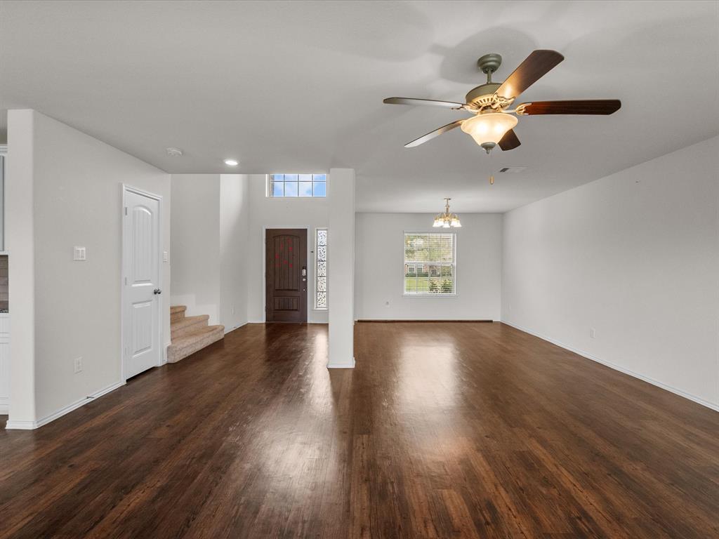 509 Forest Village Circle, La Marque, Texas image 9