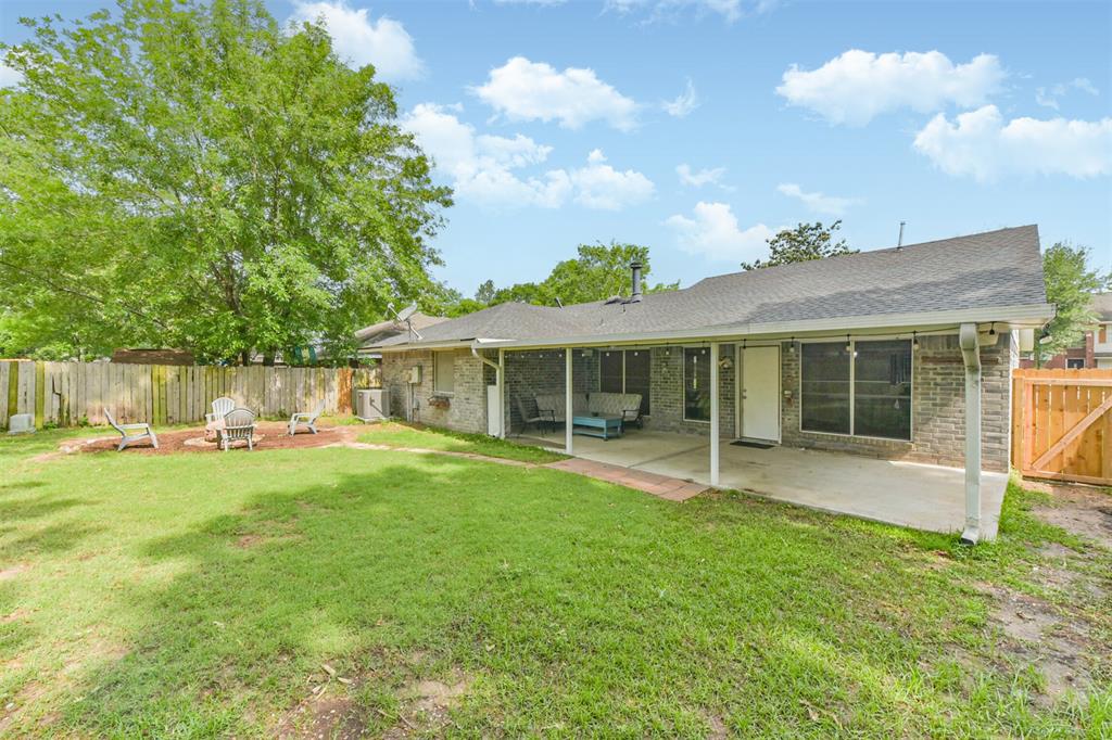 2610 Sherwood Hollow Lane, Kingwood, Texas image 12