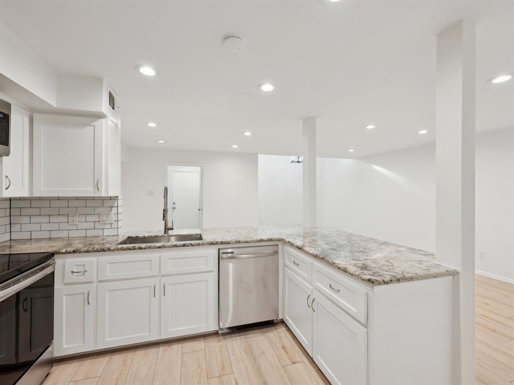 1812 Saxony Lane, Houston, Texas image 14