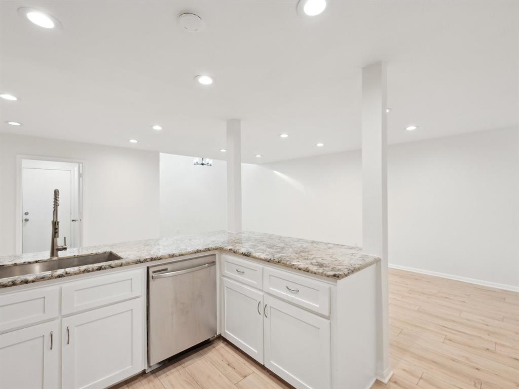 1812 Saxony Lane, Houston, Texas image 18