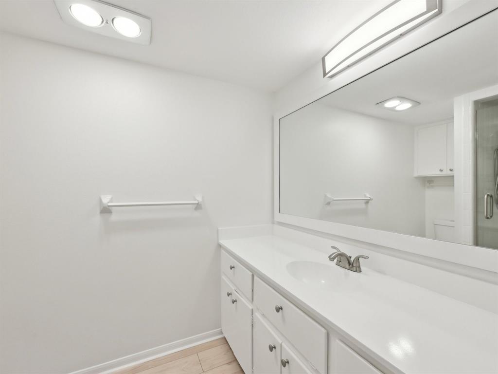 1812 Saxony Lane, Houston, Texas image 27