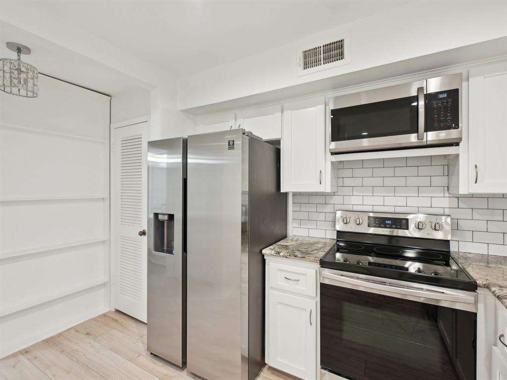 1812 Saxony Lane, Houston, Texas image 17