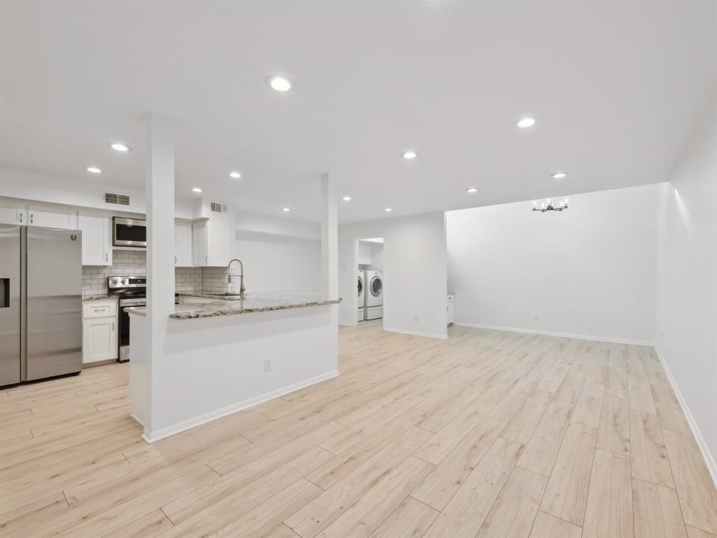 1812 Saxony Lane, Houston, Texas image 12