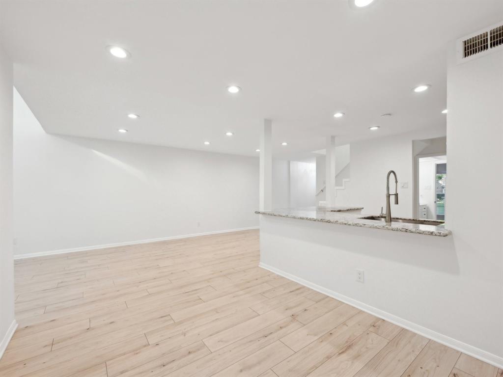 1812 Saxony Lane, Houston, Texas image 22