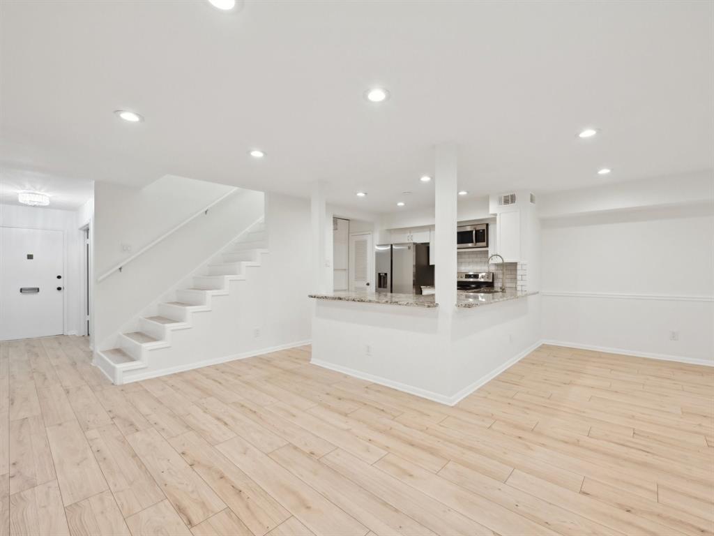 1812 Saxony Lane, Houston, Texas image 13