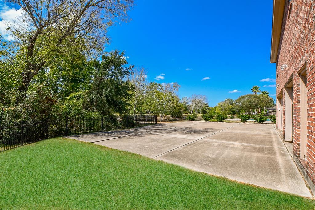 1934 Skip Rock Street, Friendswood, Texas image 48