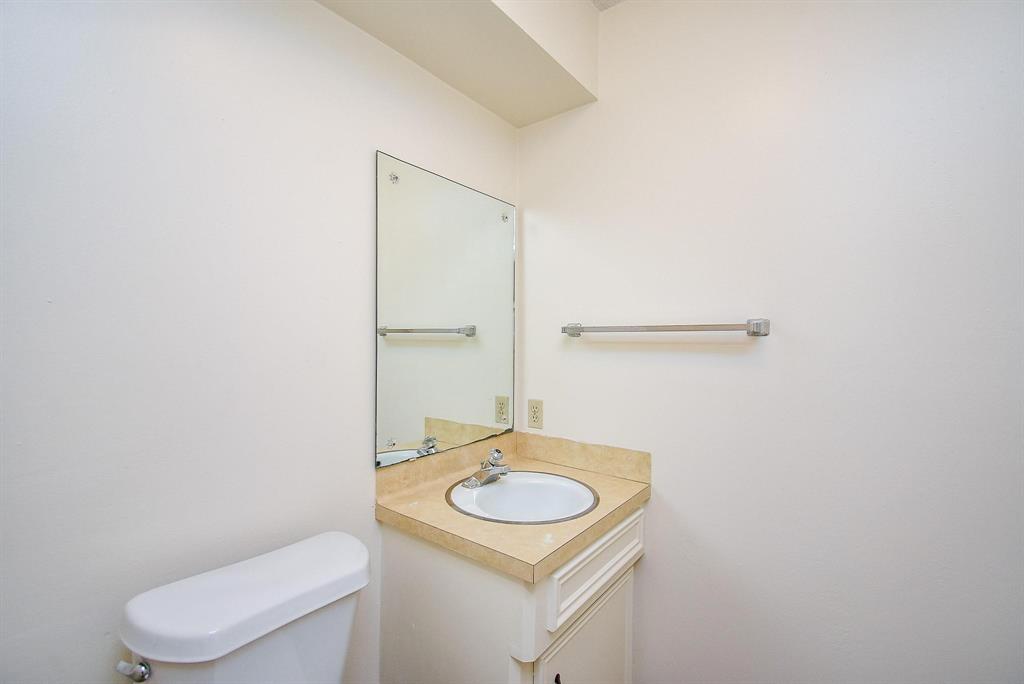 4002 Greenbriar Drive, Missouri City, Texas image 16