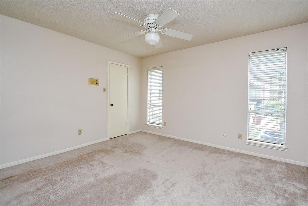 4002 Greenbriar Drive, Missouri City, Texas image 4
