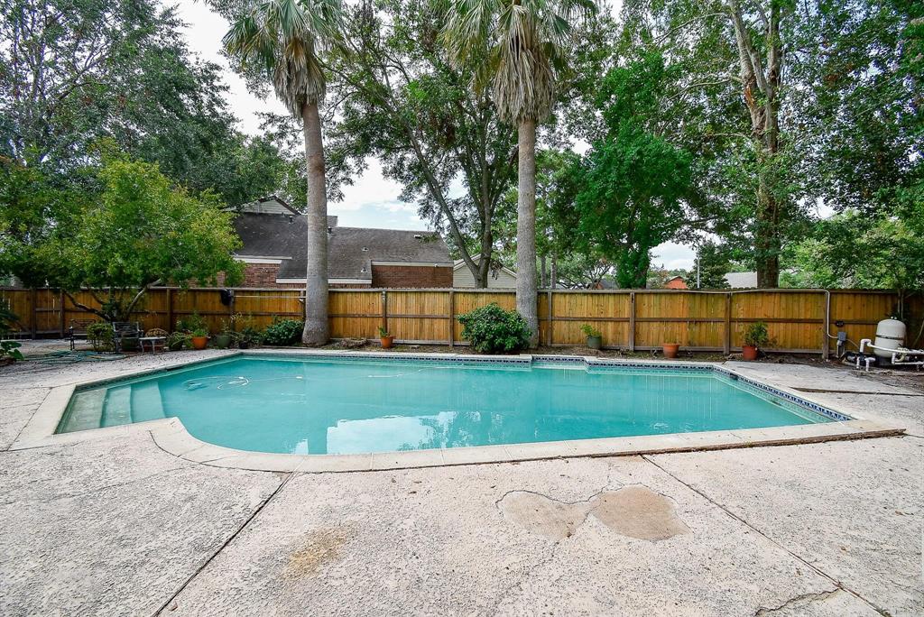 4002 Greenbriar Drive, Missouri City, Texas image 10
