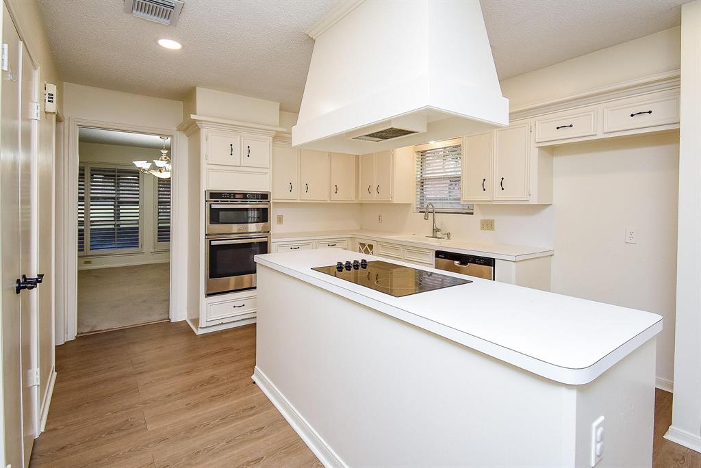 4002 Greenbriar Drive, Missouri City, Texas image 19