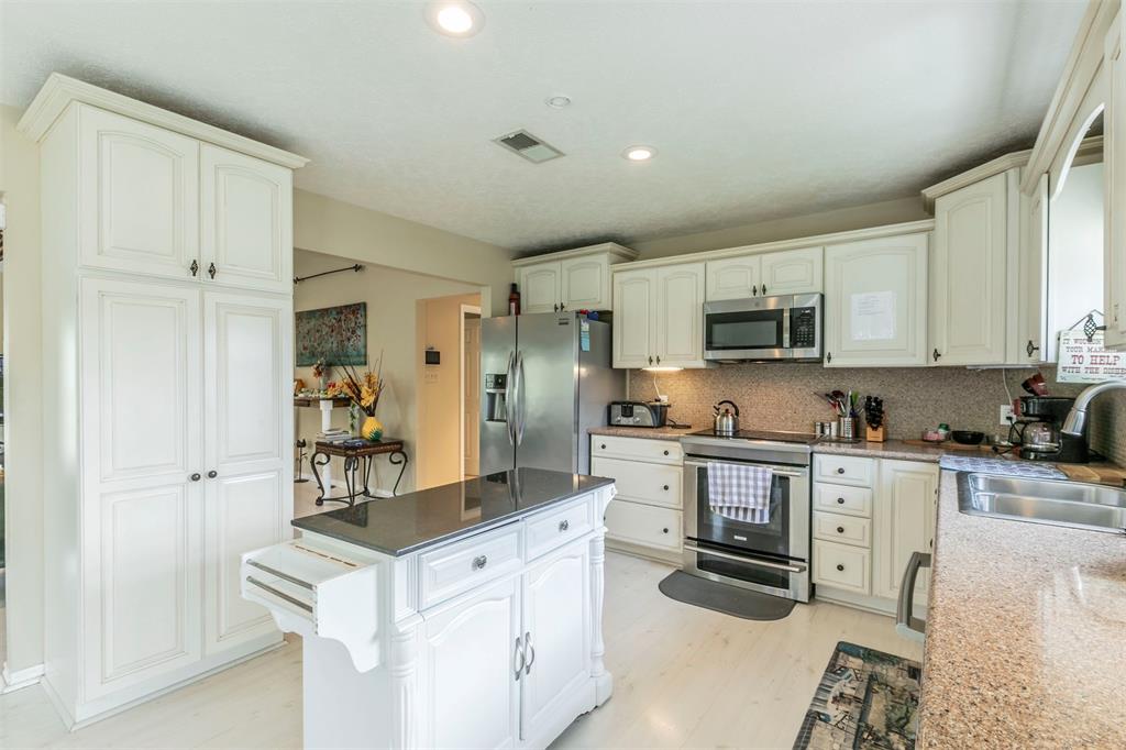 360 S Lakeside Drive, Huntsville, Texas image 7