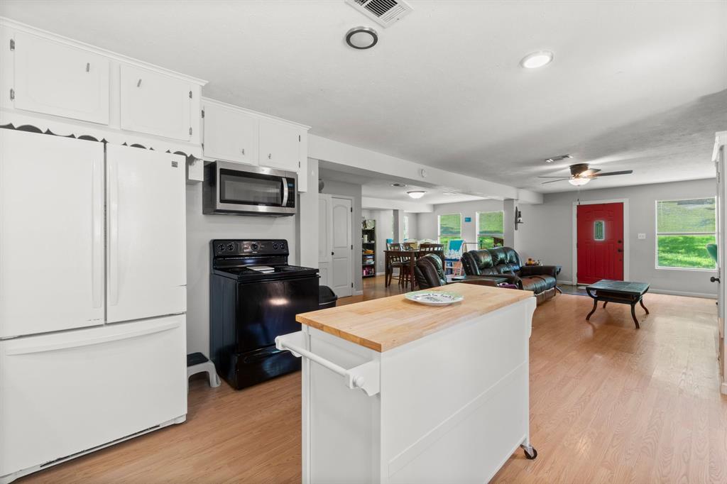 50 White Oak St St, Point Blank, Texas image 30