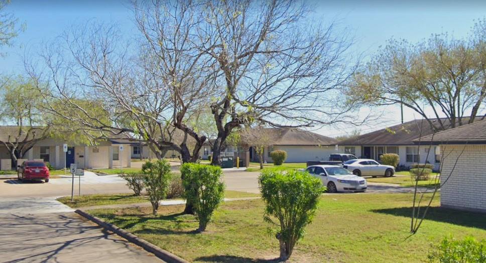 402 Hinojosa Dr