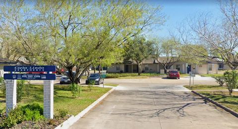 402 Hinojosa Dr Edcouch TX 78538