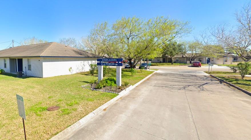 402 Hinojosa Dr
