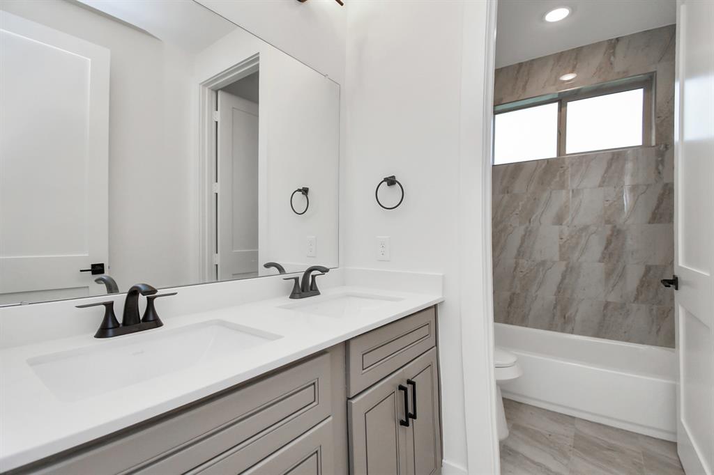 4312 Avron Drive, Stafford, Texas image 39