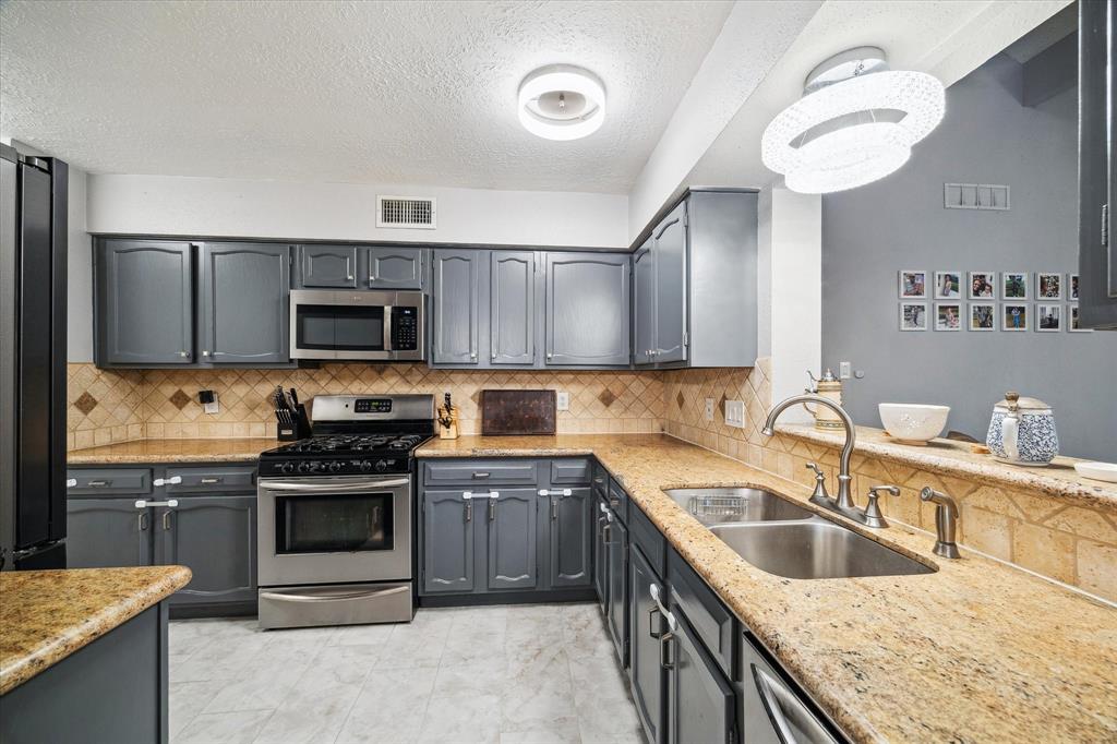 1402 Taft Drive, Deer Park, Texas image 11
