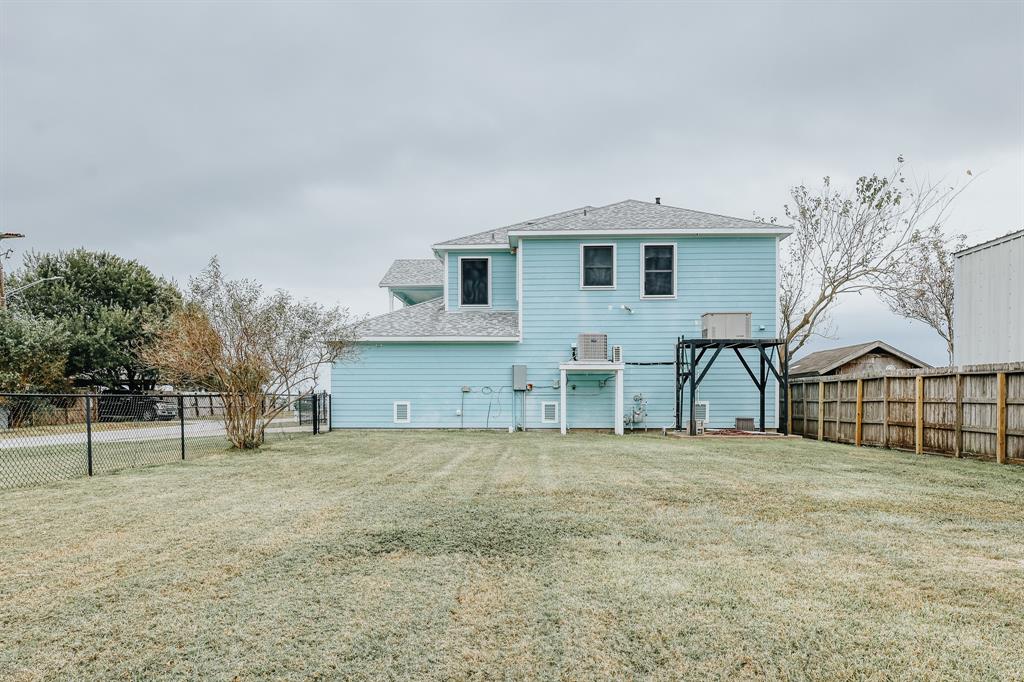 415 Avenue I, San Leon, Texas image 4