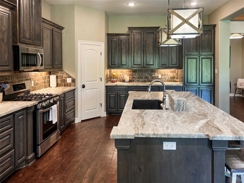2910 Bayou View Court, Richwood, Texas image 10