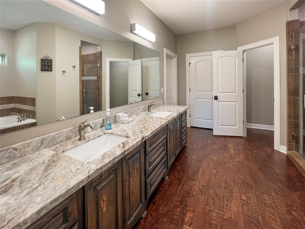 2910 Bayou View Court, Richwood, Texas image 18