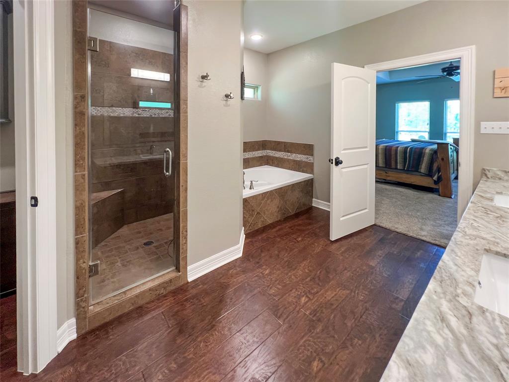 2910 Bayou View Court, Richwood, Texas image 17