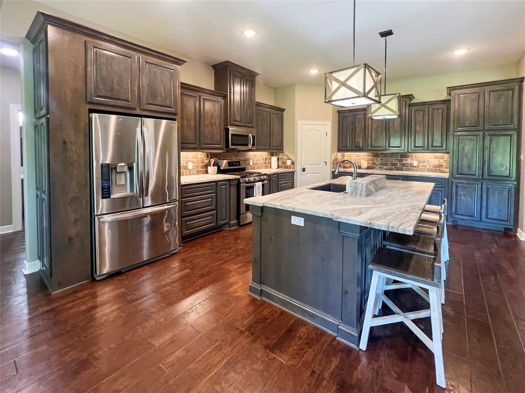 2910 Bayou View Court, Richwood, Texas image 9