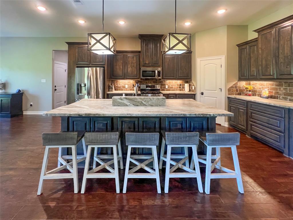 2910 Bayou View Court, Richwood, Texas image 2