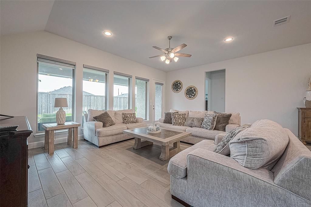 29042 Hauter Way, Fulshear, Texas image 3