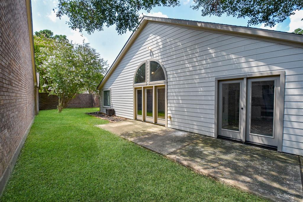 4311 Pinewood Park Drive, Kingwood, Texas image 37