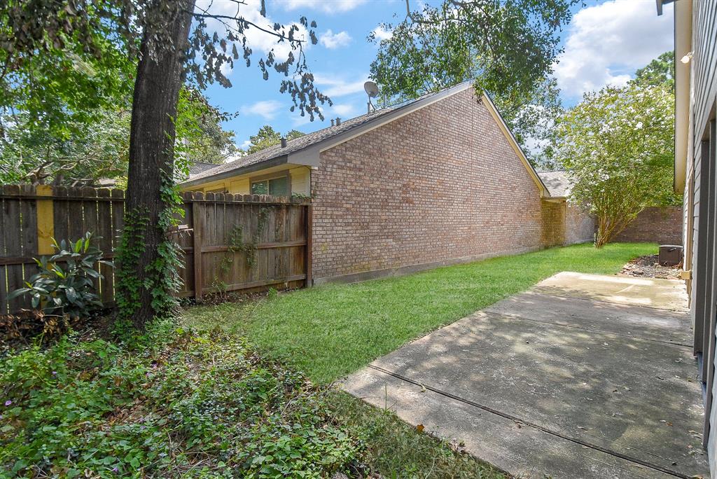 4311 Pinewood Park Drive, Kingwood, Texas image 39
