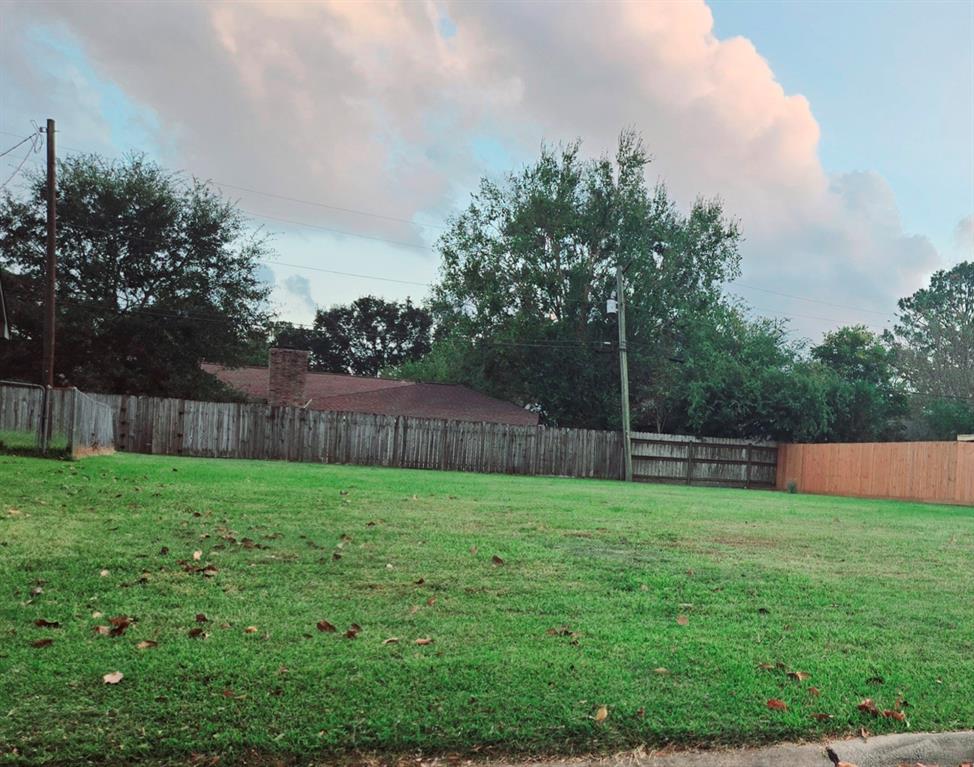 Blue Water Lane, Dickinson, Texas image 1