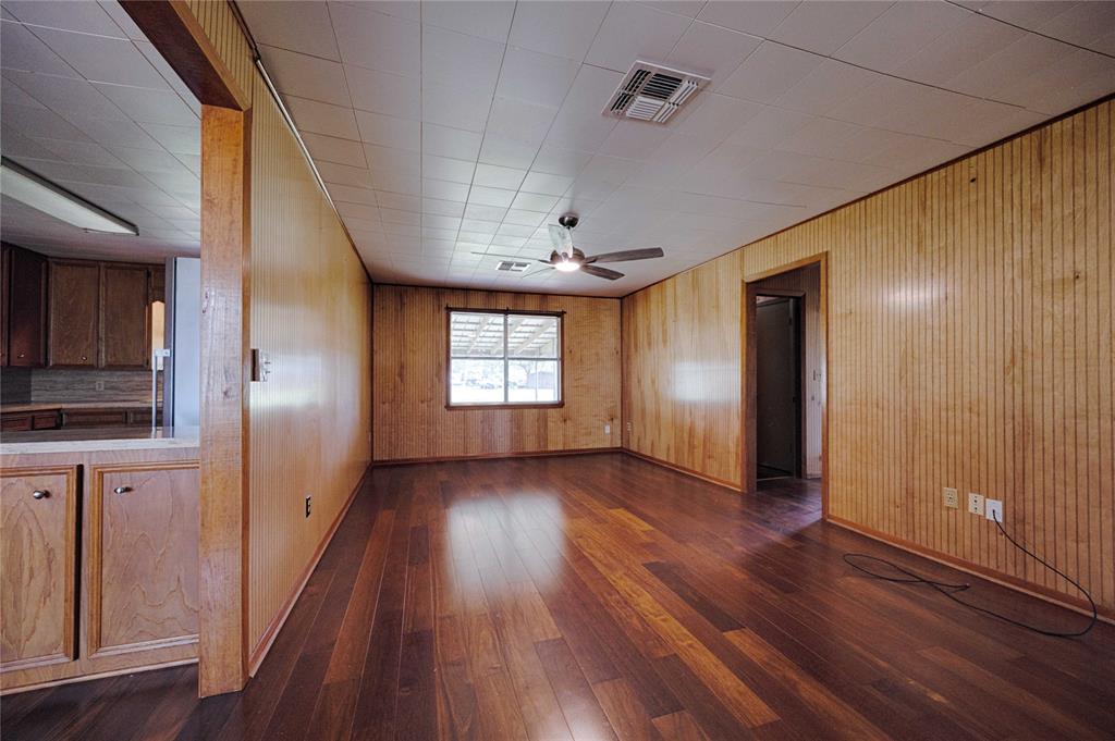 1001 Us Highway 77, Hallettsville, Texas image 9